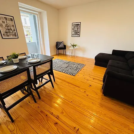 Luxury Spacious Flat Marques De Pombal ליסבון